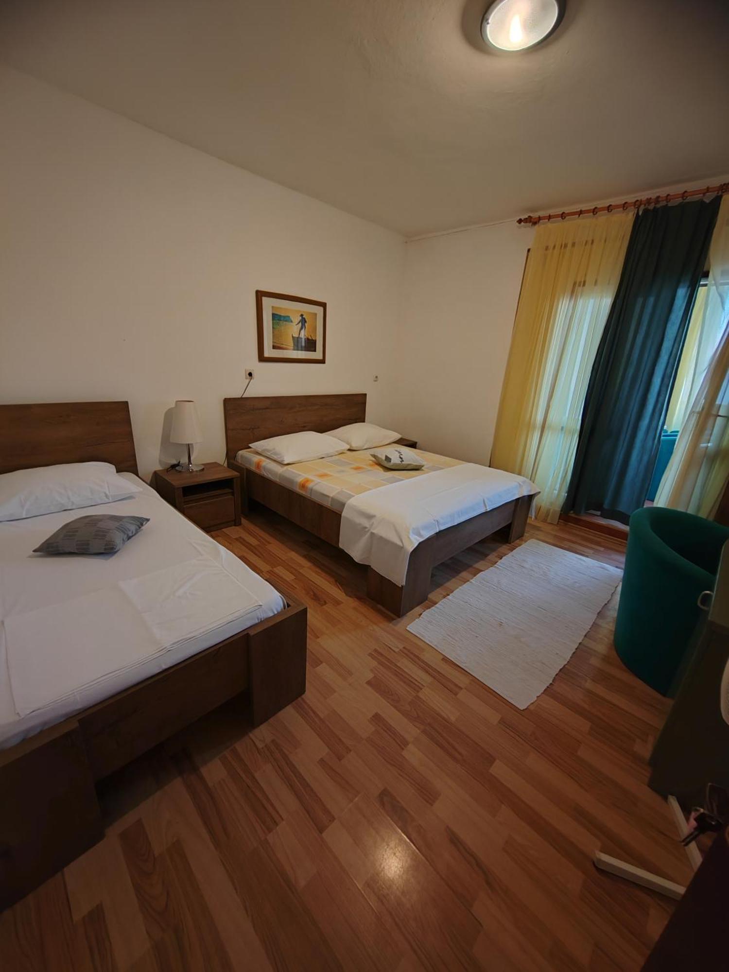 Apartmani Ankora Brist Phòng bức ảnh