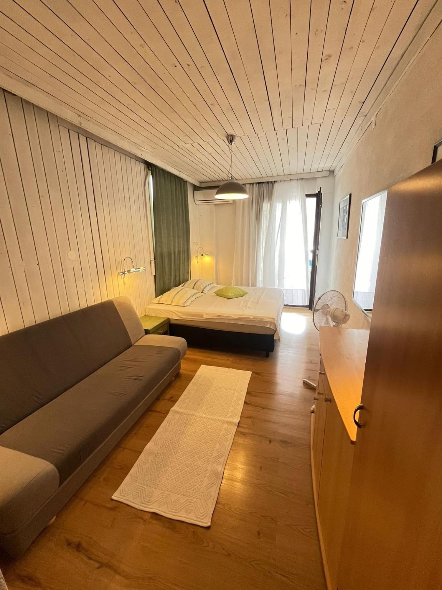 Apartmani Ankora Brist Phòng bức ảnh