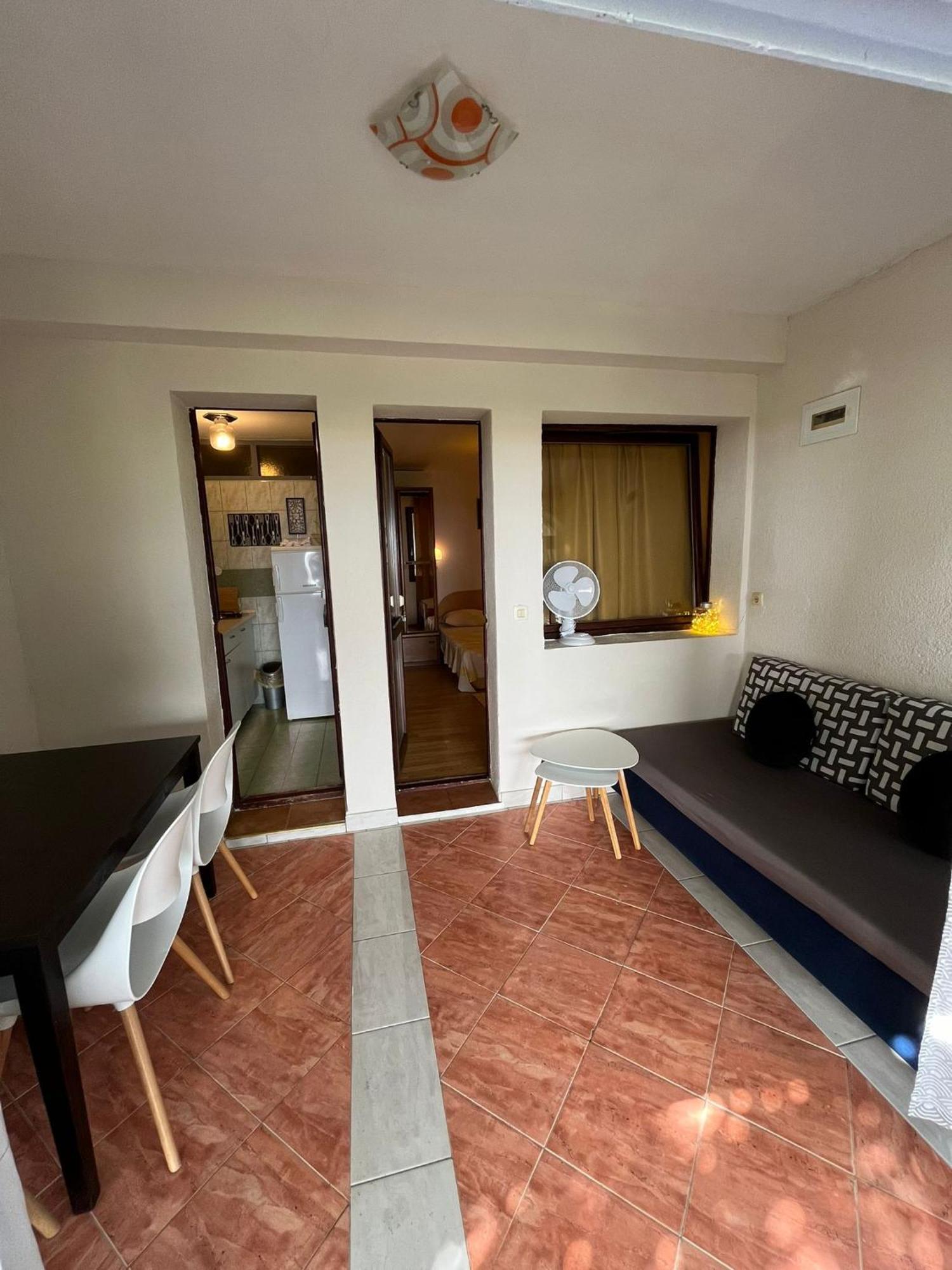 Apartmani Ankora Brist Phòng bức ảnh